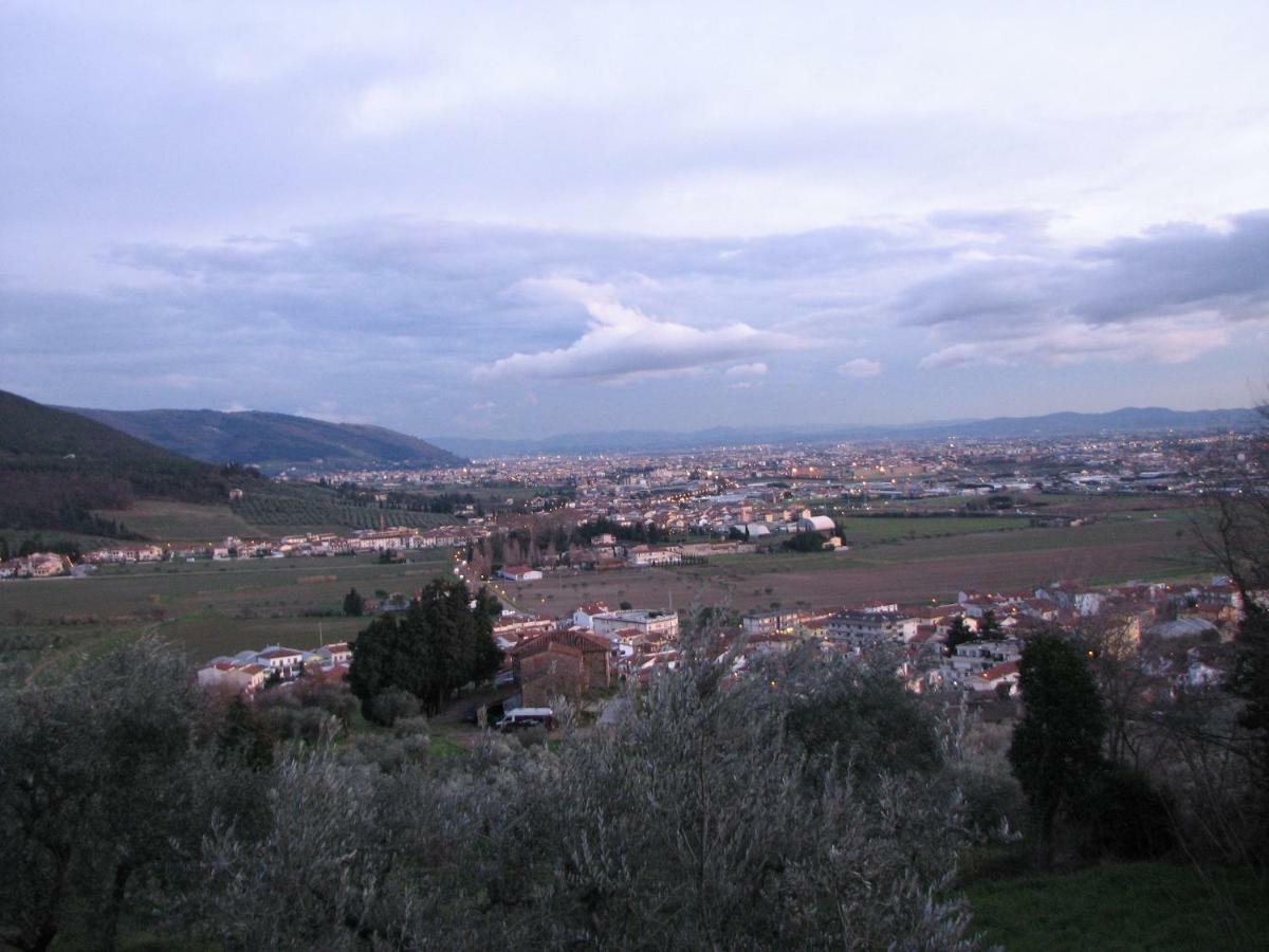 לינה וארוחת בוקר מונטמורלו Borgo Della Rocca מראה חיצוני תמונה